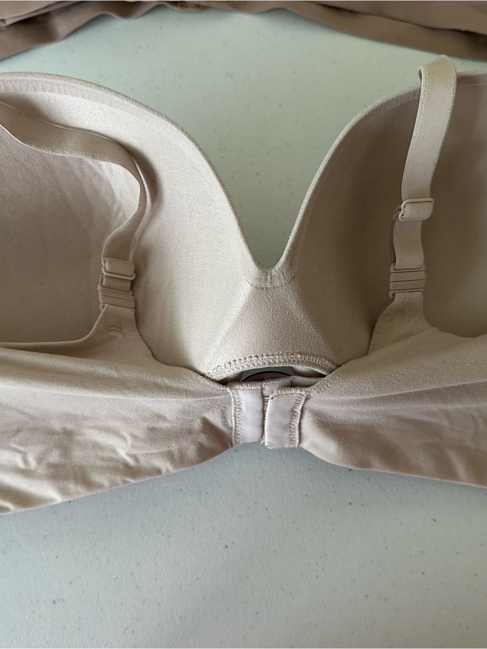 Victorias Secret Everyday Smooth bra size 38DD, pre owned- excellent 1145 - Picture 3 of 3